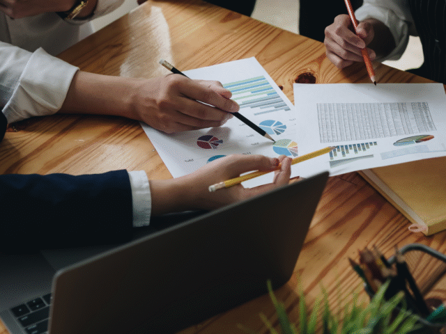 How Can Effective Business Credit Advisory Services Accelerate Your Real Estate Investment Goals?